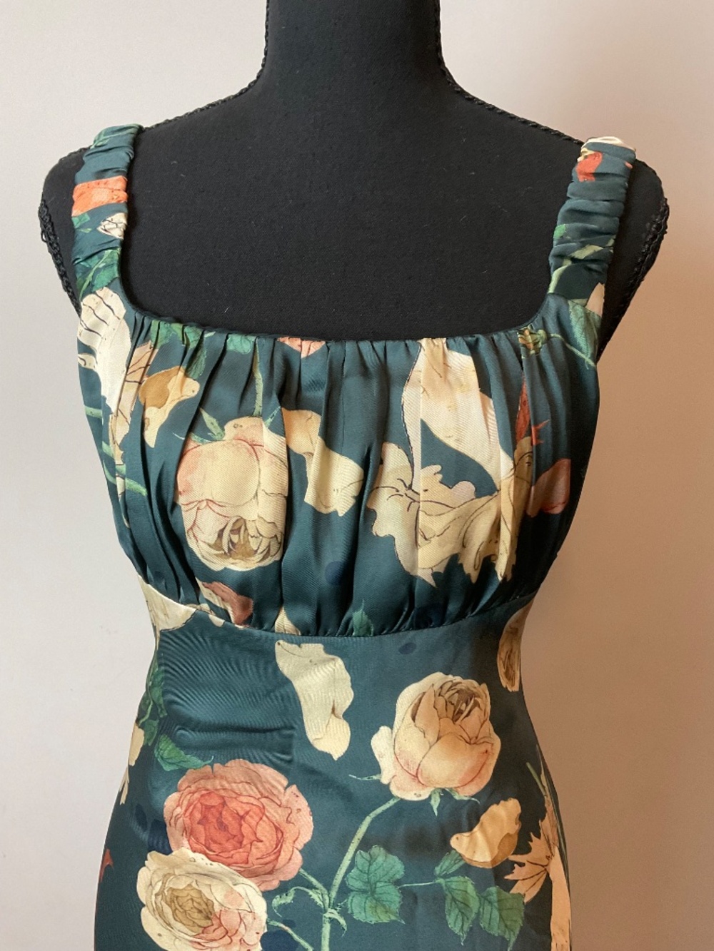 Elizabeth Retro Printed Midi Dress from the vintage-inspired brand Simple Retro. - Picture 2 of 7
